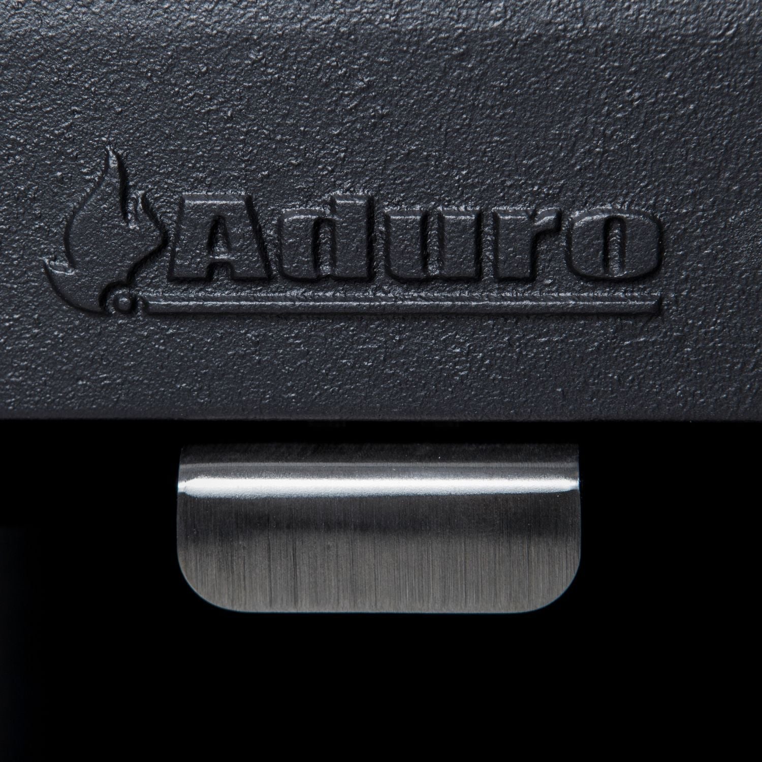 Aduro logo i støbejern
